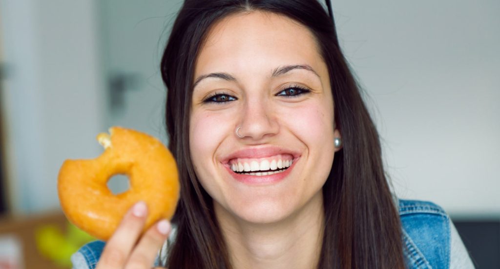 eating with invisalign aligners